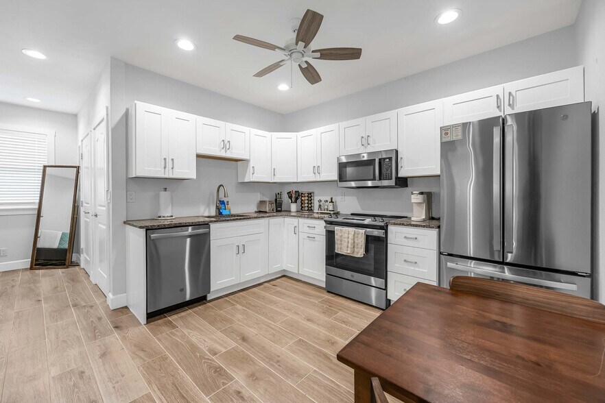 Building Photo - 905 N Tropical Trail