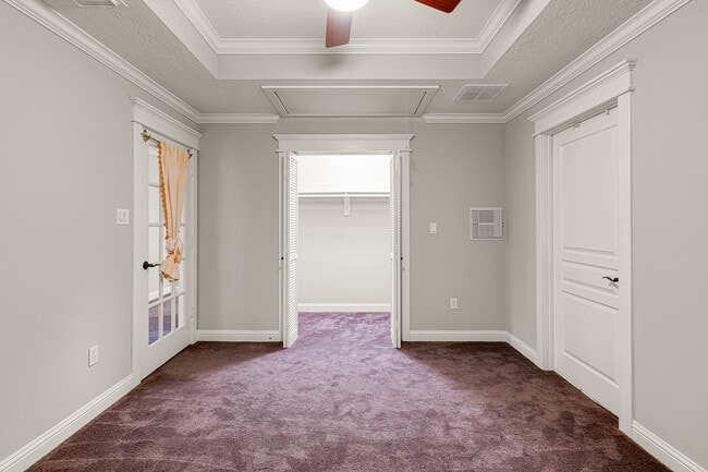 Building Photo - 1141 Louise St