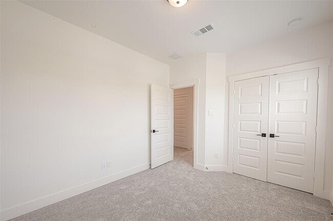 Building Photo - 15123 Parkland Canyon Dr