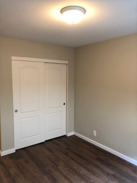Building Photo - 2158 Robailey Dr