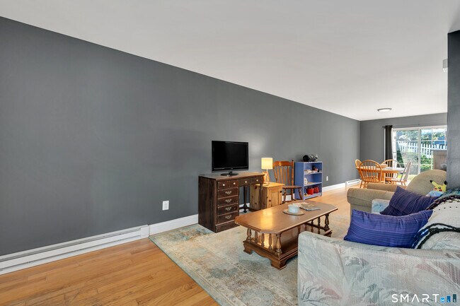 Building Photo - 6 Glen Ridge Ct