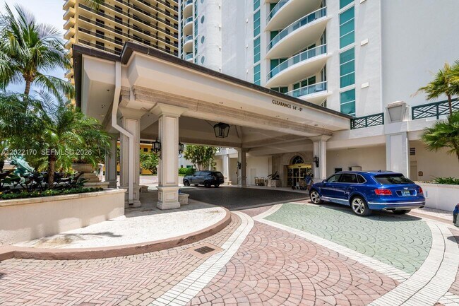 Building Photo - 16051 Collins Ave