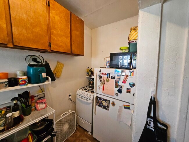 Building Photo - 2637 S Catalina St