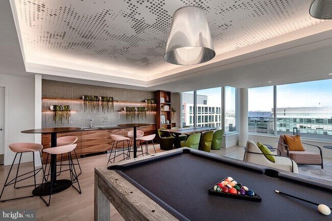 Building Photo - 1201 Half St SE