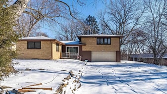 Building Photo - 1520 N Pierson Ave