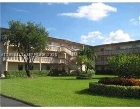 Building Photo - 320 Fanshaw H