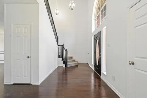 Building Photo - 1533 Tanglewood Dr