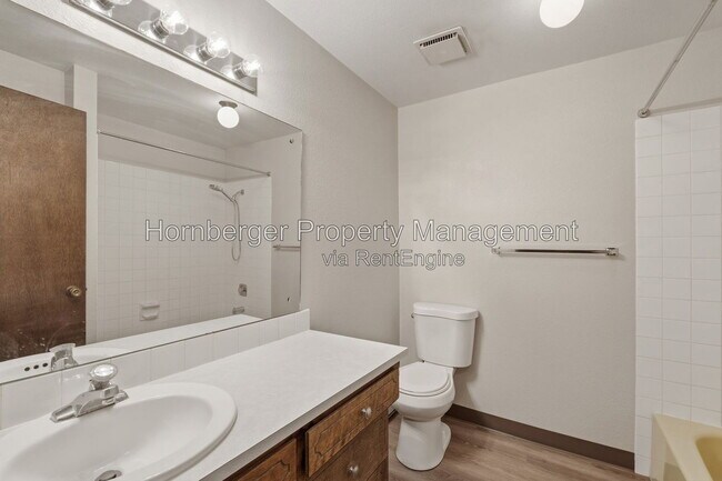 Building Photo - 816 S Robinhood St