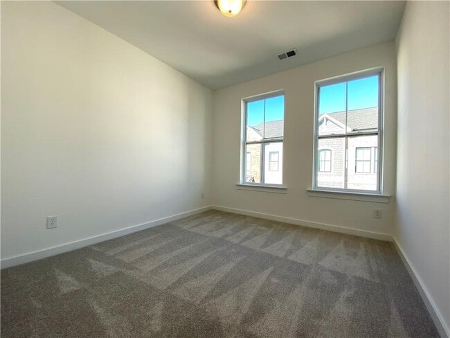 Building Photo - 435 Ashbury Dr