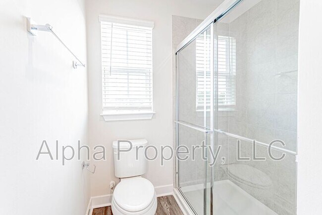 Building Photo - 127 Roseridge Dr