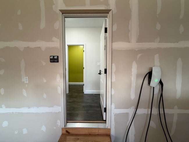 Building Photo - 156 Far Meadow Dr