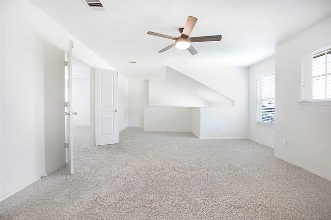 Building Photo - 166 Meadow Grove Dr