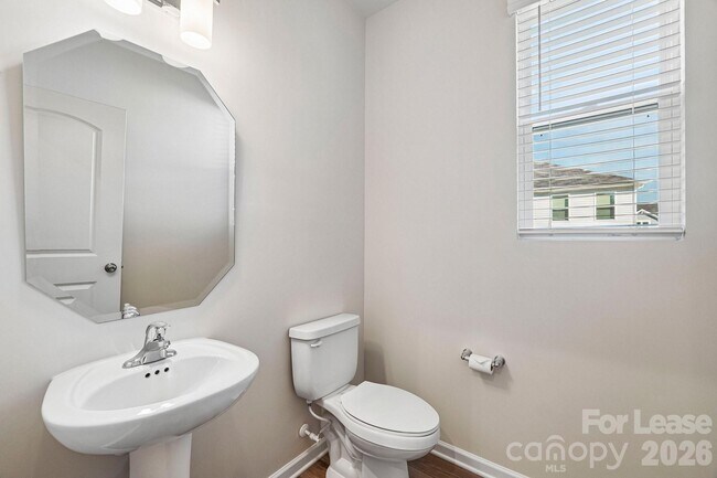 Building Photo - 15618 Little Bluestem St