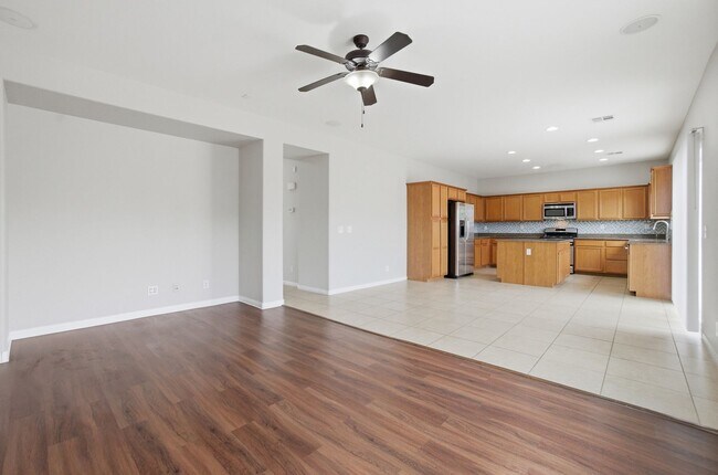 Building Photo - 4 Bedroom House in a Northeast Gated Community