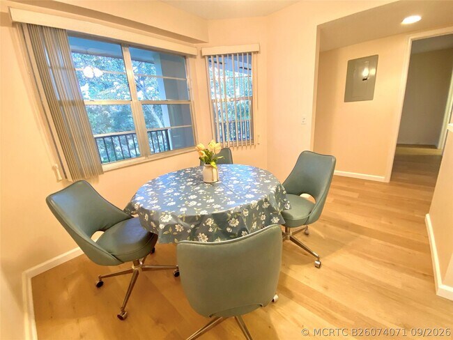 Building Photo - 1000 SW 128th Terrace