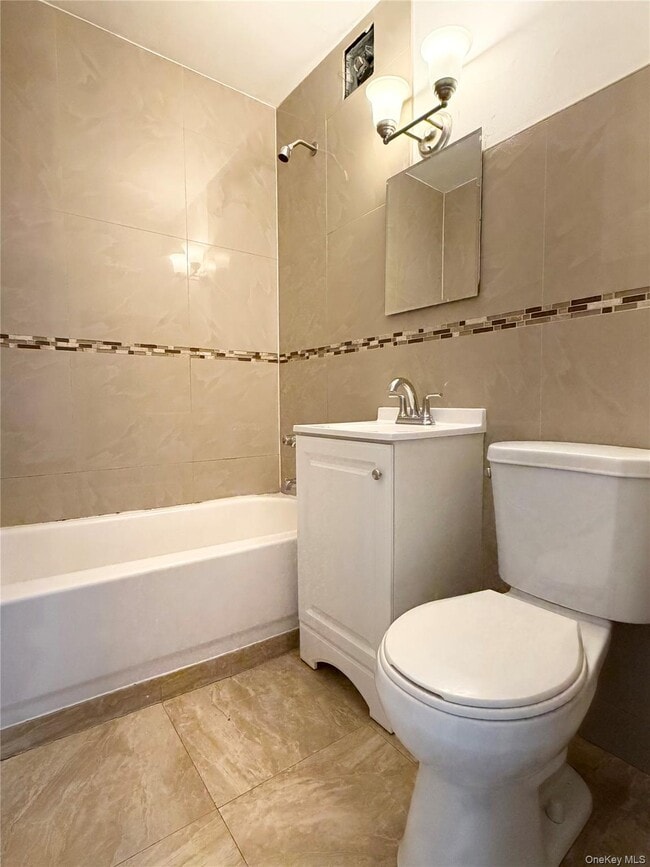 Building Photo - 2024 Strang Ave