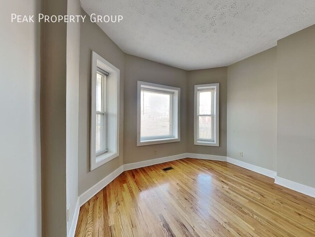 Building Photo - 1394 Indianola Ave