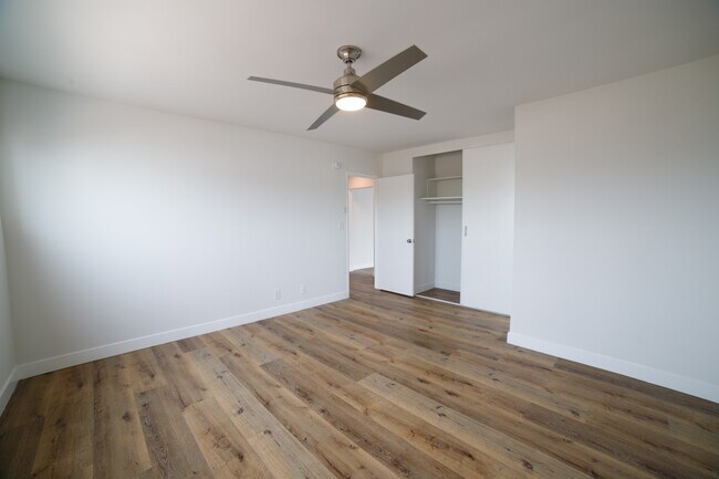 Building Photo - 2233 Ridgeley Dr