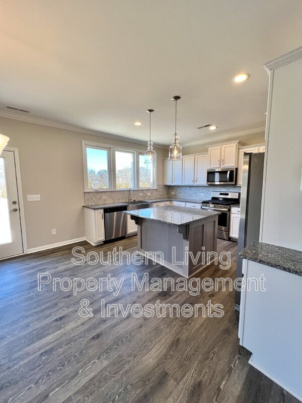 Building Photo - 1006 Creeks Landing Dr