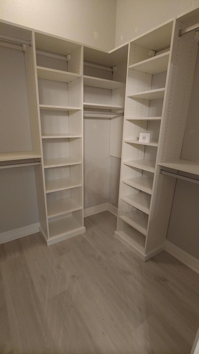 Building Photo - 4921 Bonsai Cir