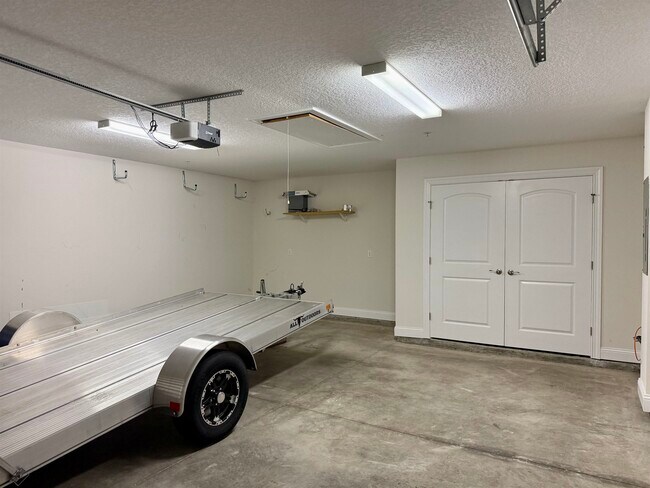 Building Photo - 71 Utina Wy