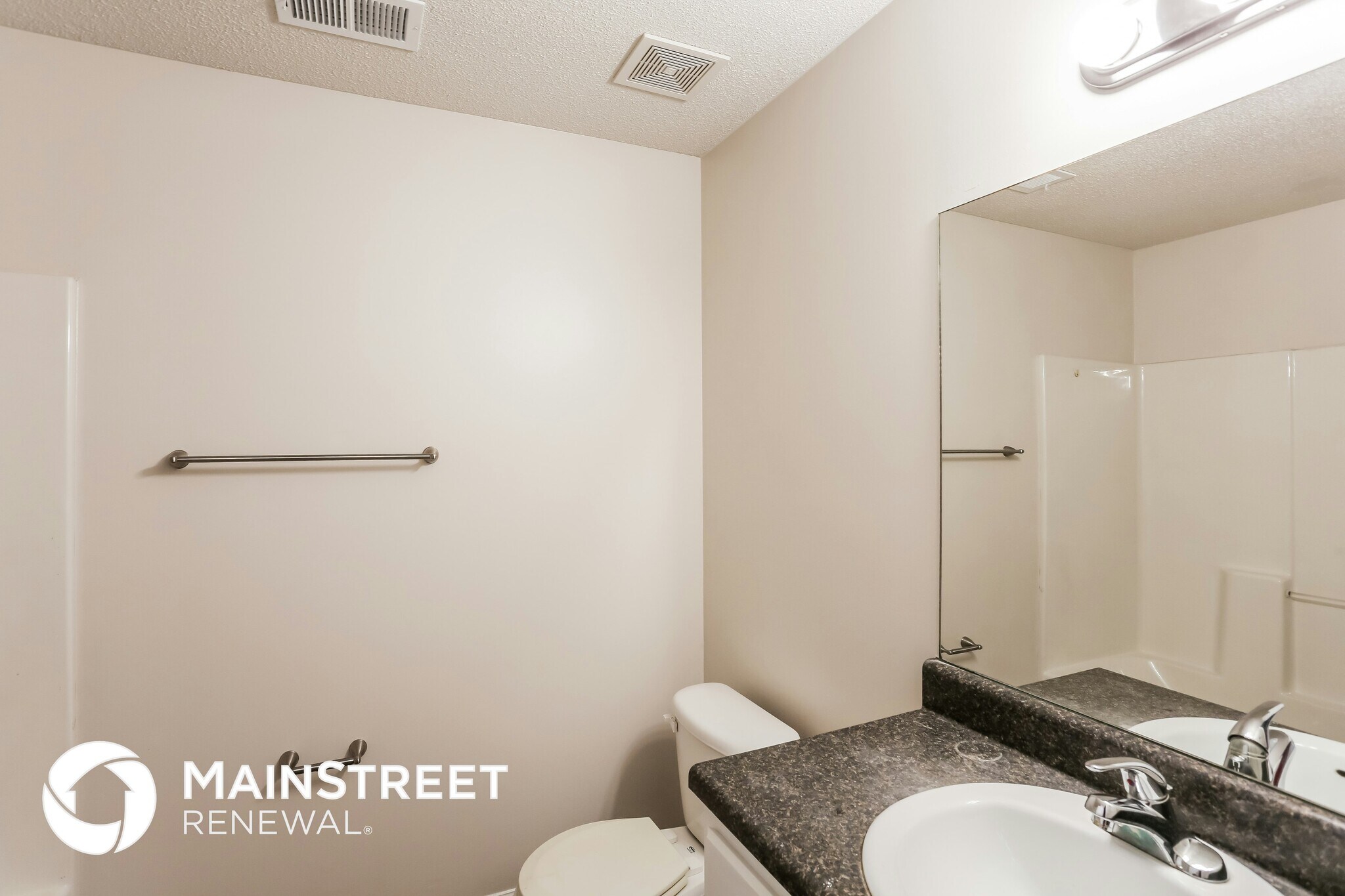 Building Photo - 10426 Redmond Cir N