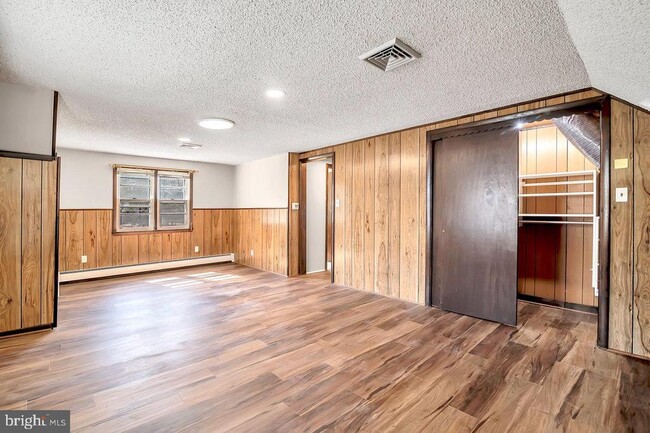 Building Photo - 32 Cranbury Rd