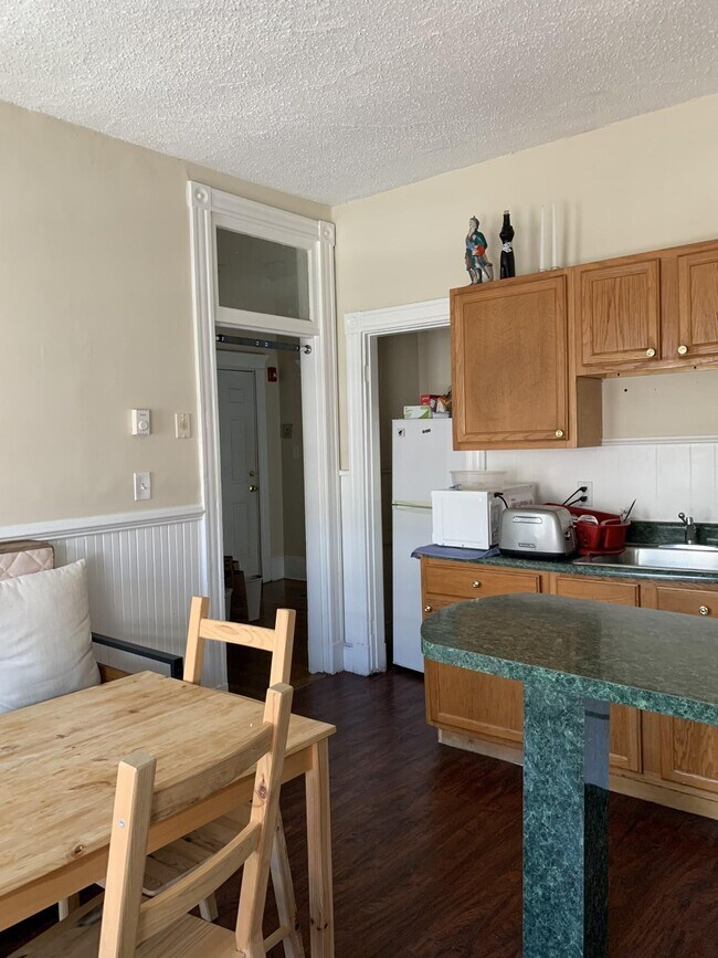 Building Photo - 883 Huntington Ave