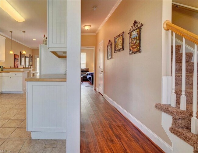 Building Photo - 4112 Killam Ave