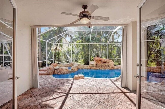 Building Photo - 11032 Boston Dr