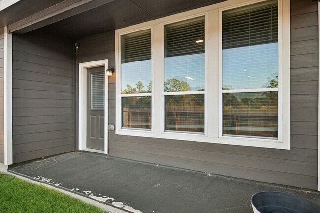 Building Photo - 23523 Montague Dr