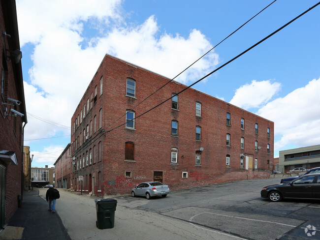 Building Photo - Victory Park