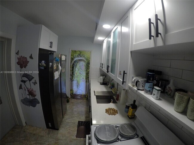 Building Photo - 1698 Northeast 182nd Street Apt #1698, Nor...