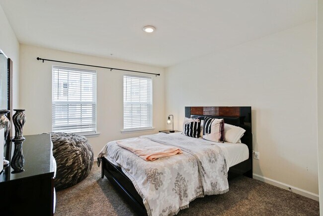 Building Photo - 9378 Seney Ln