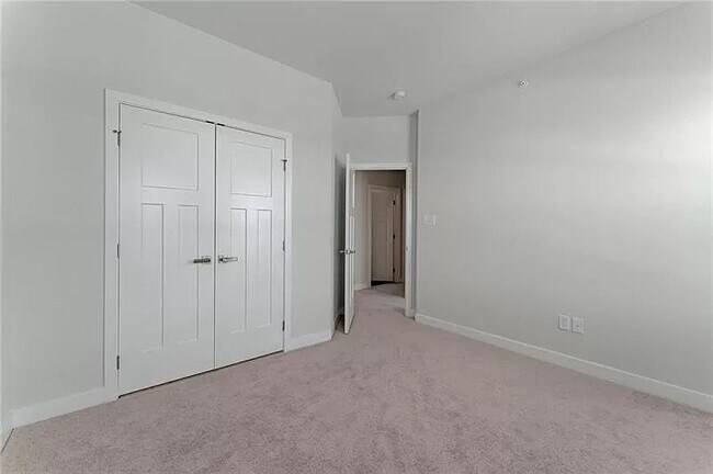 Building Photo - 191 Moyer Hill Dr