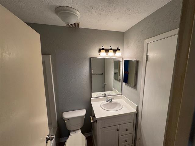 Building Photo - 513 Southlake Dr
