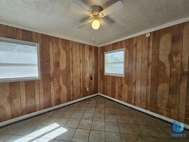 Building Photo - 2 bedroom, 1 bath house for rent in Lakeland - Available NOW