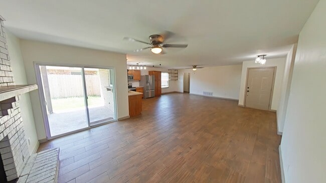 Building Photo - 5222 NW Ashby Ave