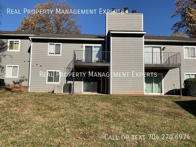 Building Photo - 3021 Heathstead Place