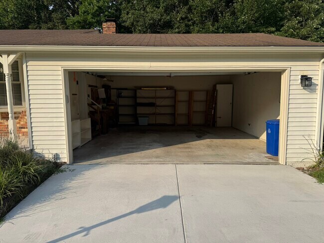 Building Photo - 3212 Manitoba Dr