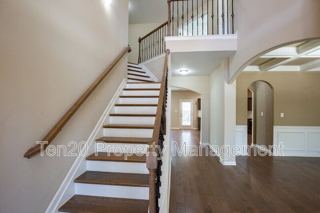 Building Photo - 122 Cedar Wy