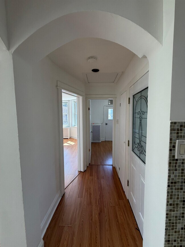 Building Photo - 214 72nd St