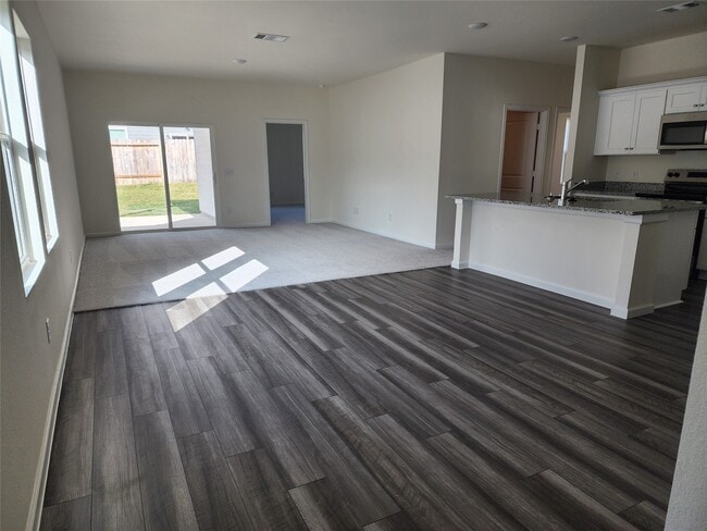Building Photo - 31306 Gayle Prairie Oaks St