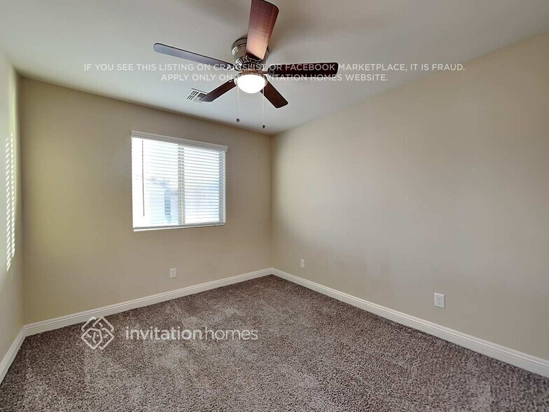 Building Photo - 3293 E Sheffield Rd