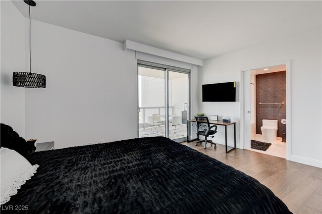 Building Photo - 222 Karen Ave