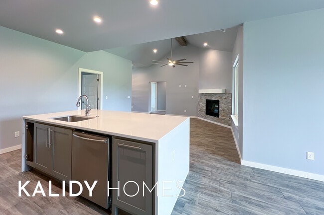 Building Photo - 17859 Salem Rd