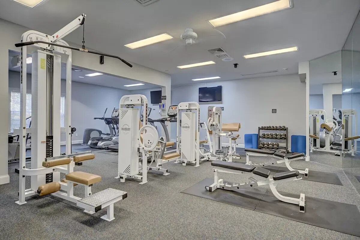 Free Fitness Center - 2025 Woodmont Blvd