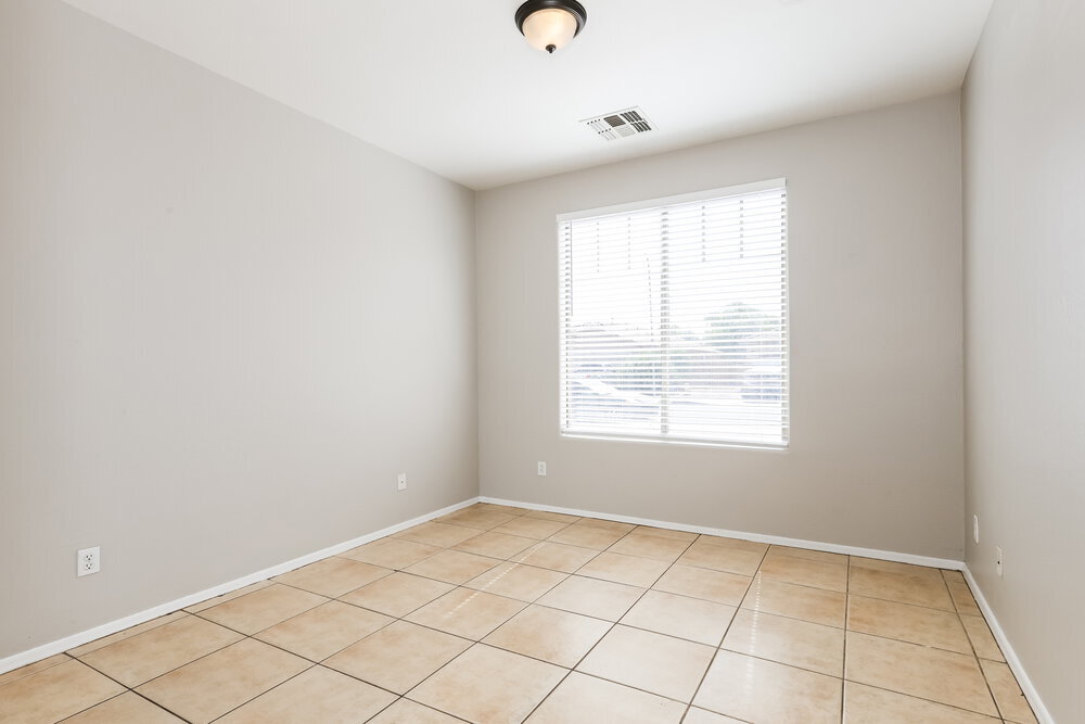 Building Photo - 7805 S 68th Dr