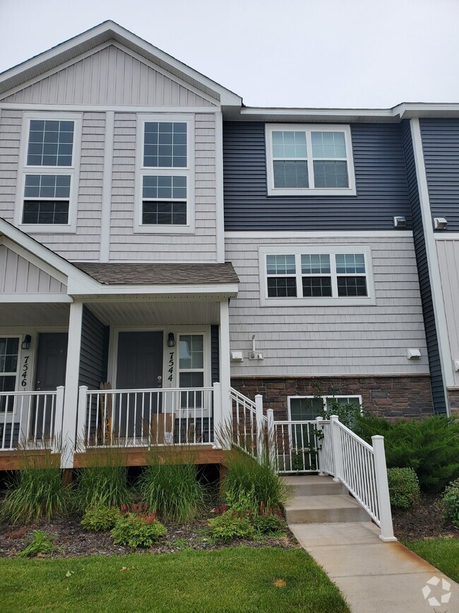 Building Photo - Furnished- 6 month lease - Townhome in Lin...