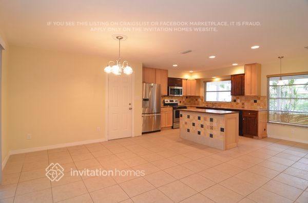 Building Photo - 138 SW 48th Terrace